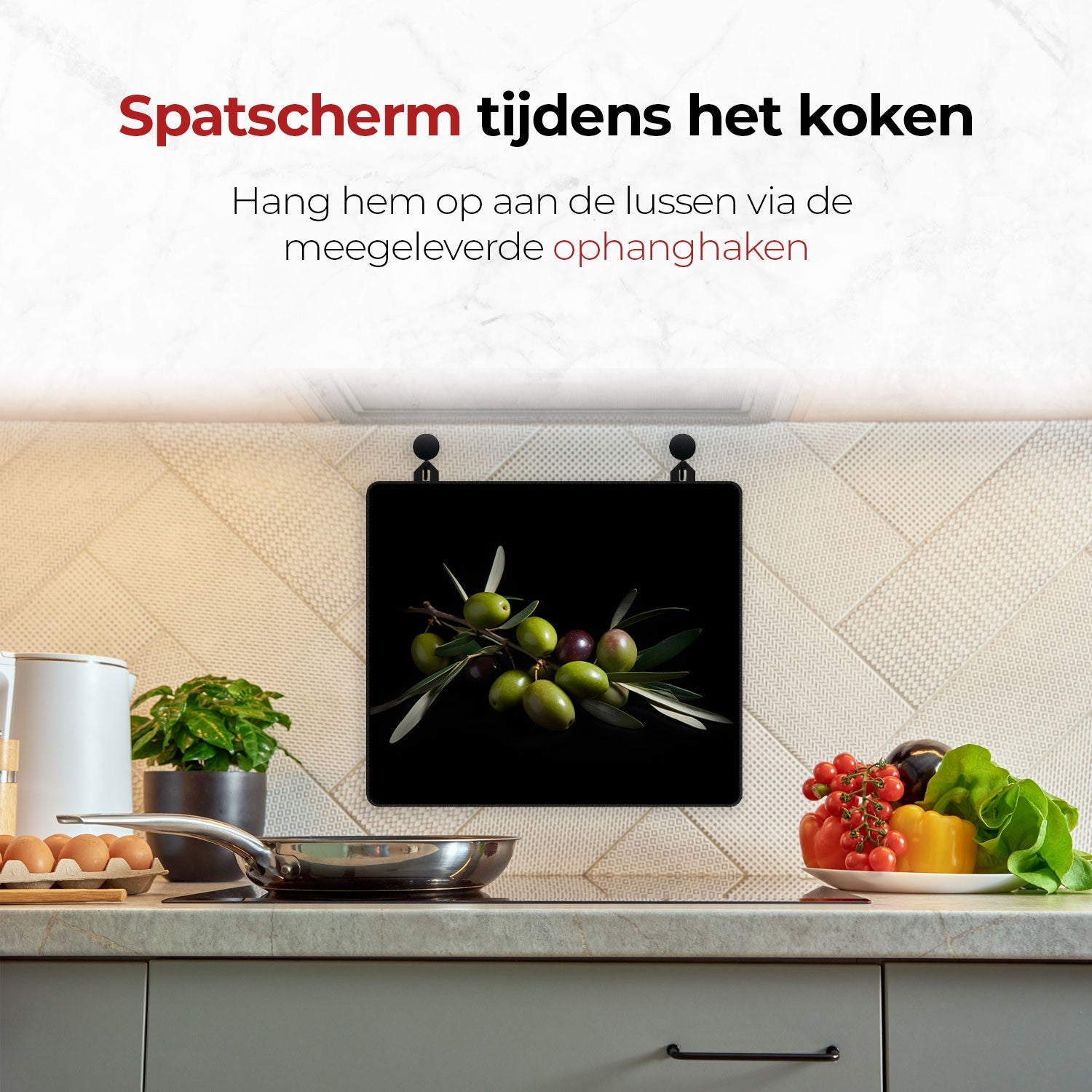 Spatscherm beschermer olijven aan de muur tijdens het koken 